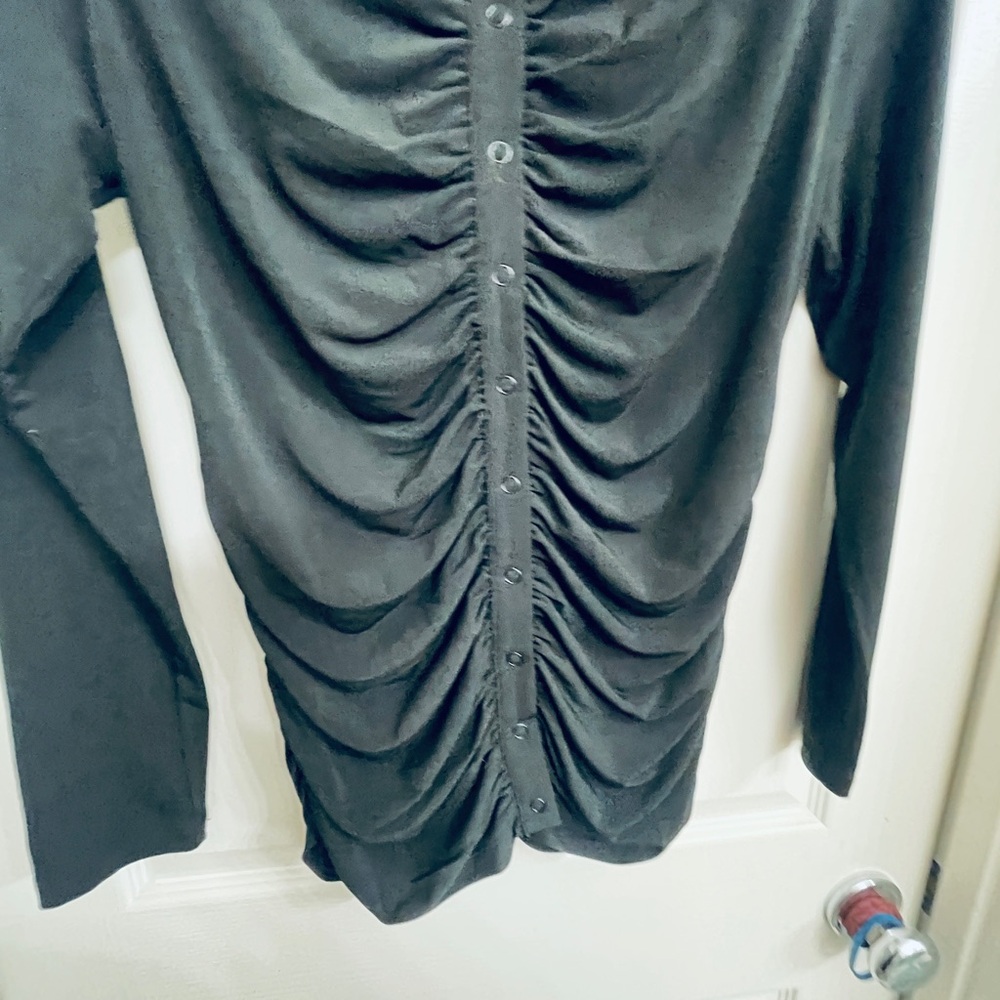Women’s White House Black Market Black Ruched Button Down Shirt Size Medium - Picture 2 of 5